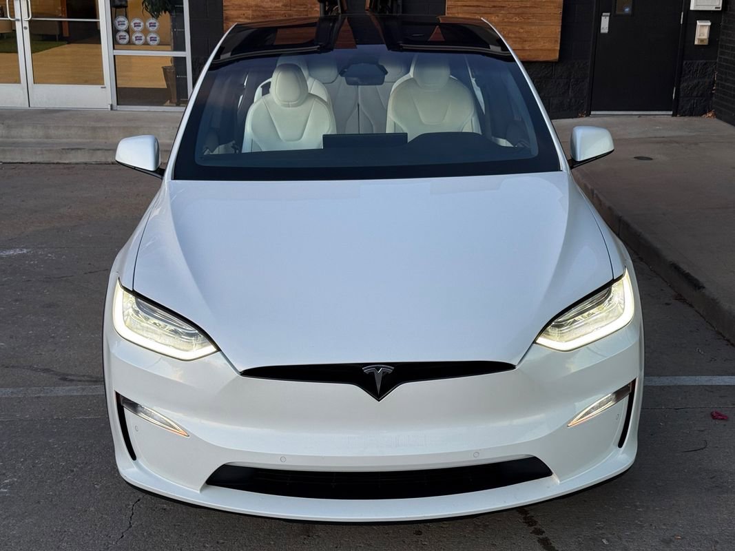 Used 2022 Tesla Model X Plaid image 8