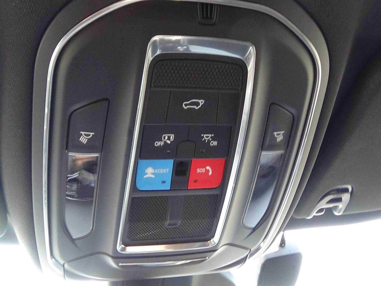 Certified 2025 Jeep Wagoneer L 4WD image 28