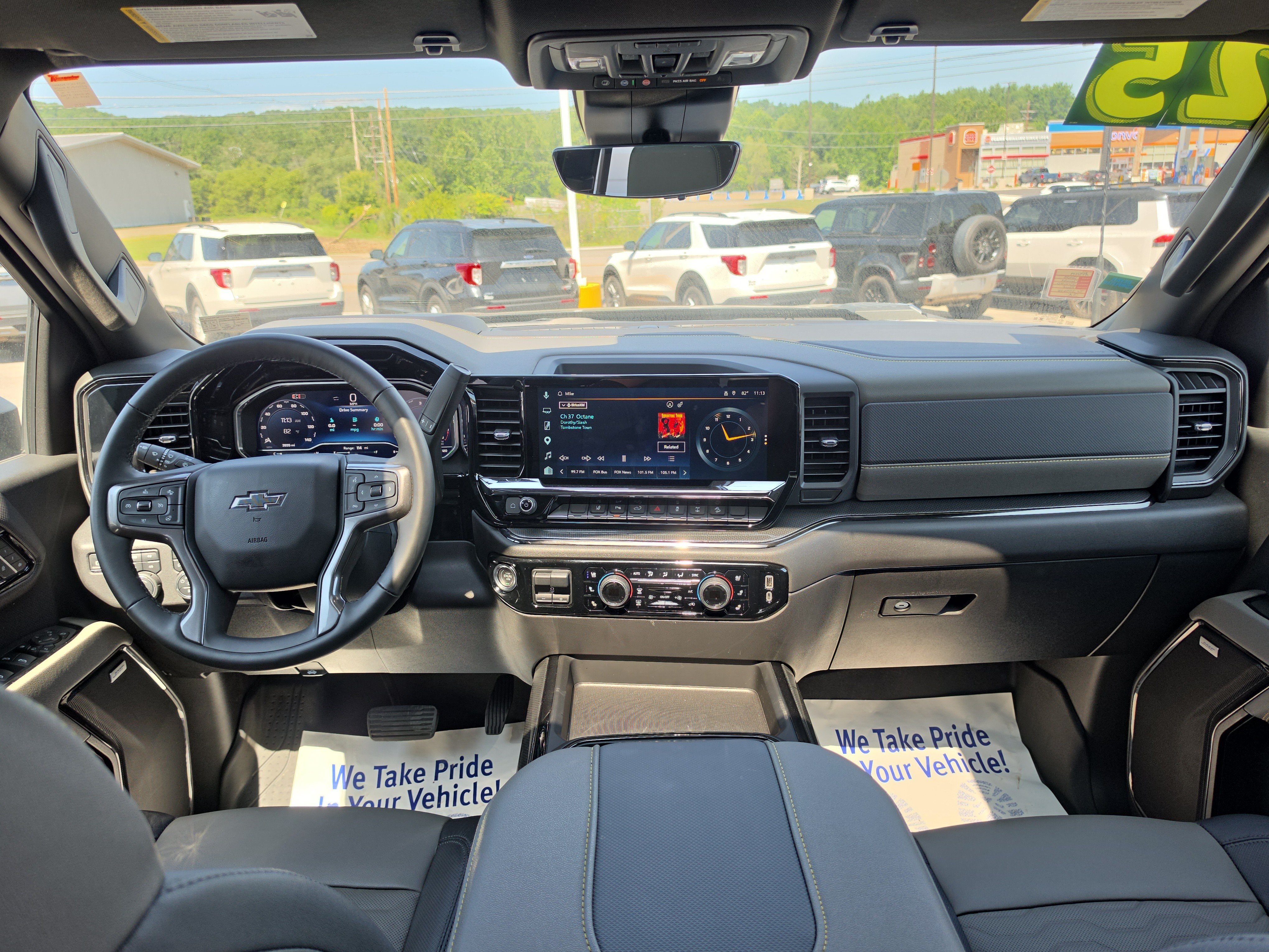Used 2025 Chevrolet Silverado 2500 ZR2 w/ Technology Package AWD/4WD image 16