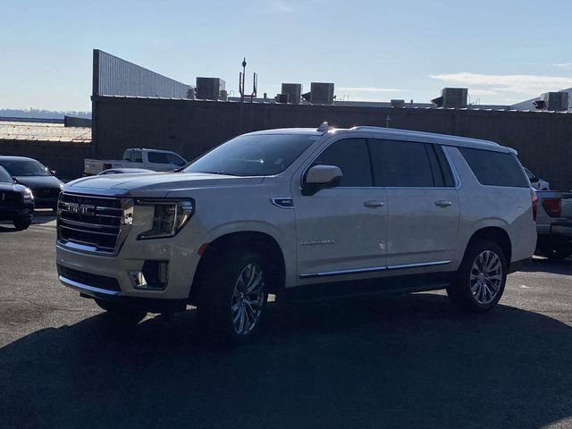 Used 2024 GMC Yukon XL SLT w/ SLT Luxury Package image 8