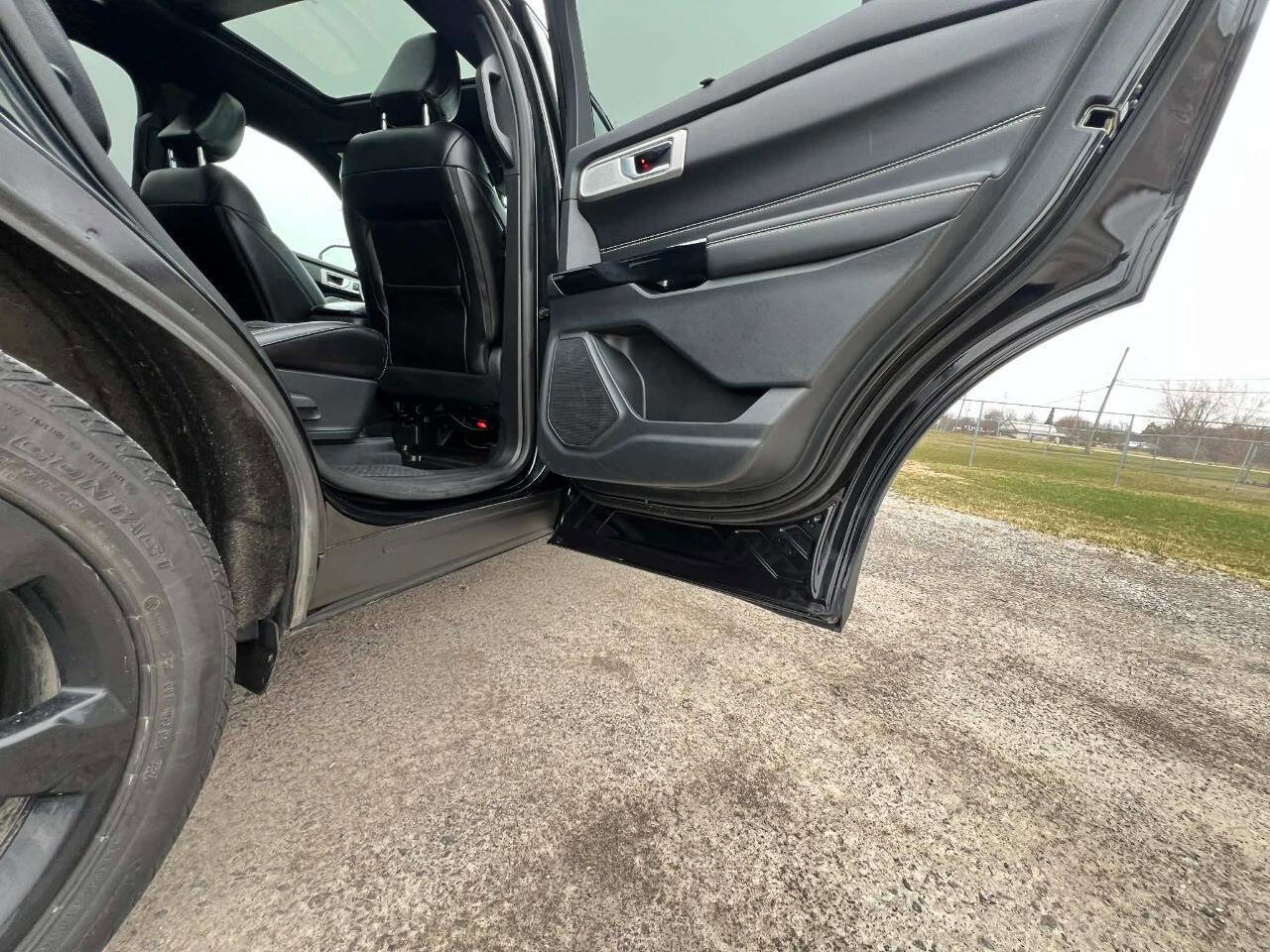 Used 2021 Ford Explorer ST w/ Equipment Group 401A AWD/4WD image 18