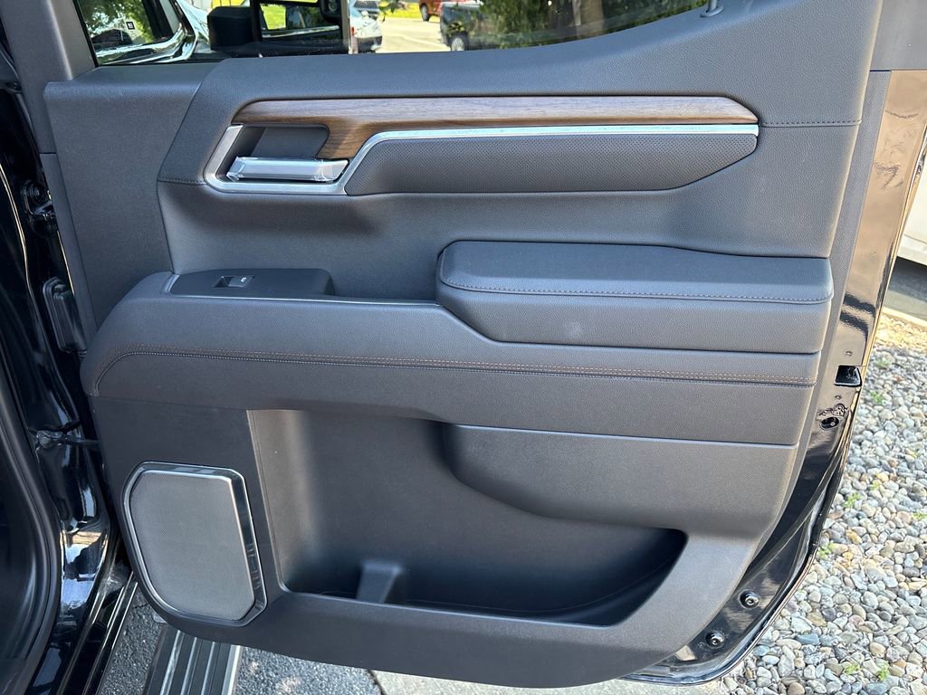 Used 2026 Chevrolet Silverado 1500 High Country w/ High Country Premium Package AWD/4WD image 48