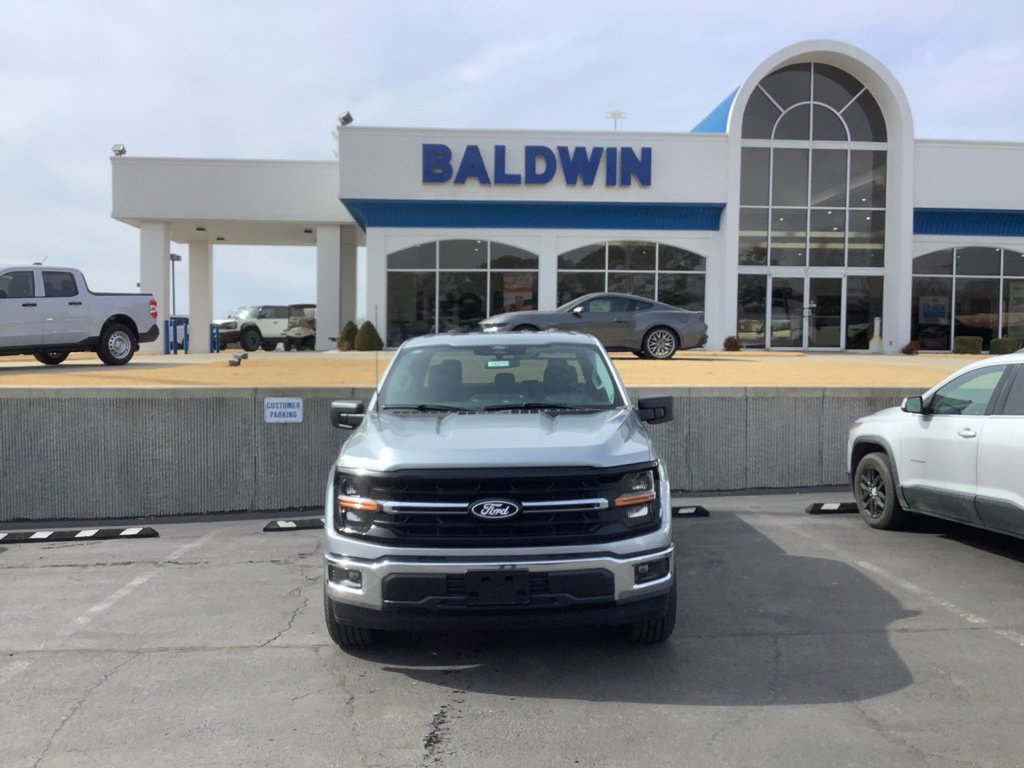 New 2026 Ford F150 XLT w/ XLT Chrome Appearance Package RWD image 2