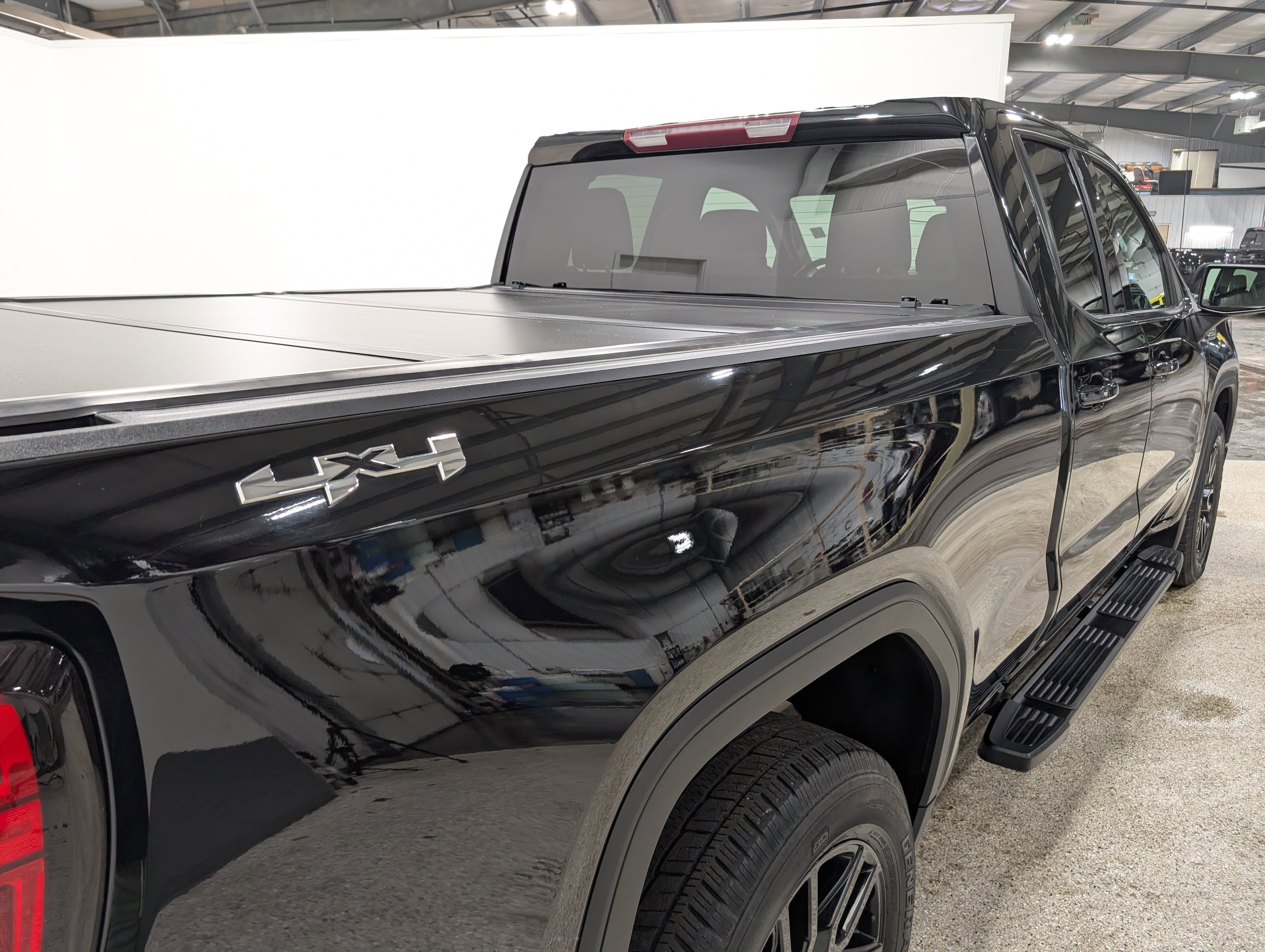 Used 2021 GMC Sierra 1500 Elevation image 3