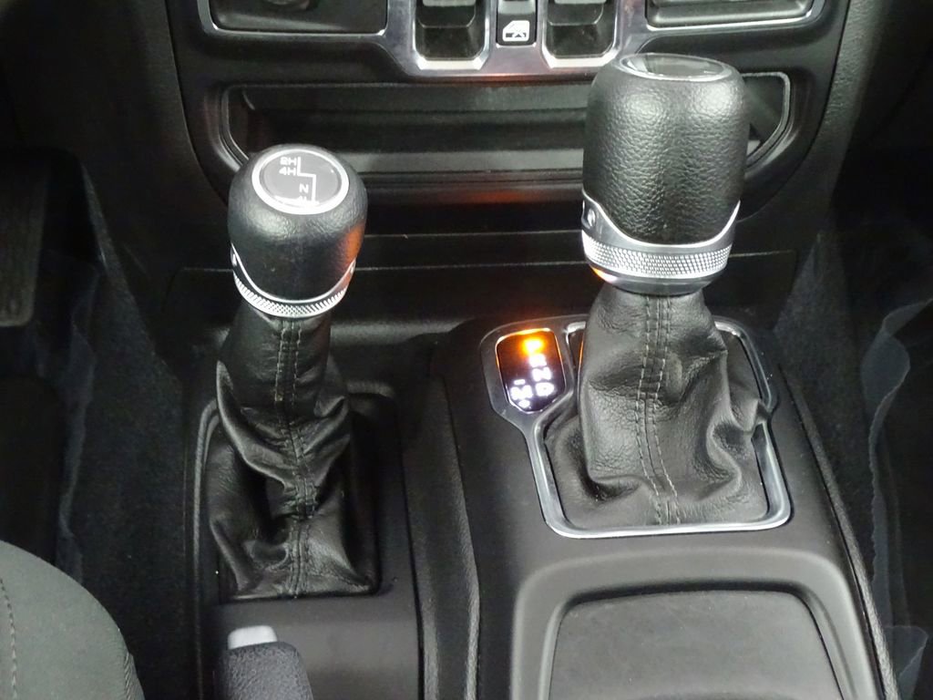 Used 2022 Jeep Wrangler Unlimited Sport image 38