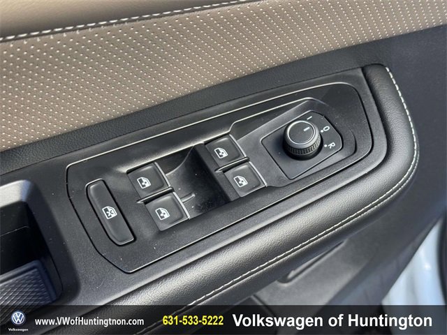 Certified 2025 Volkswagen Atlas SEL image 17