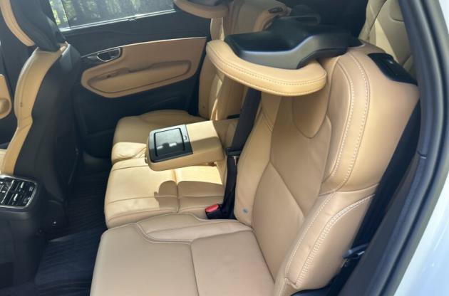 Used 2025 Volvo XC90 B6 Ultra w/ Protection Package AWD/4WD image 6