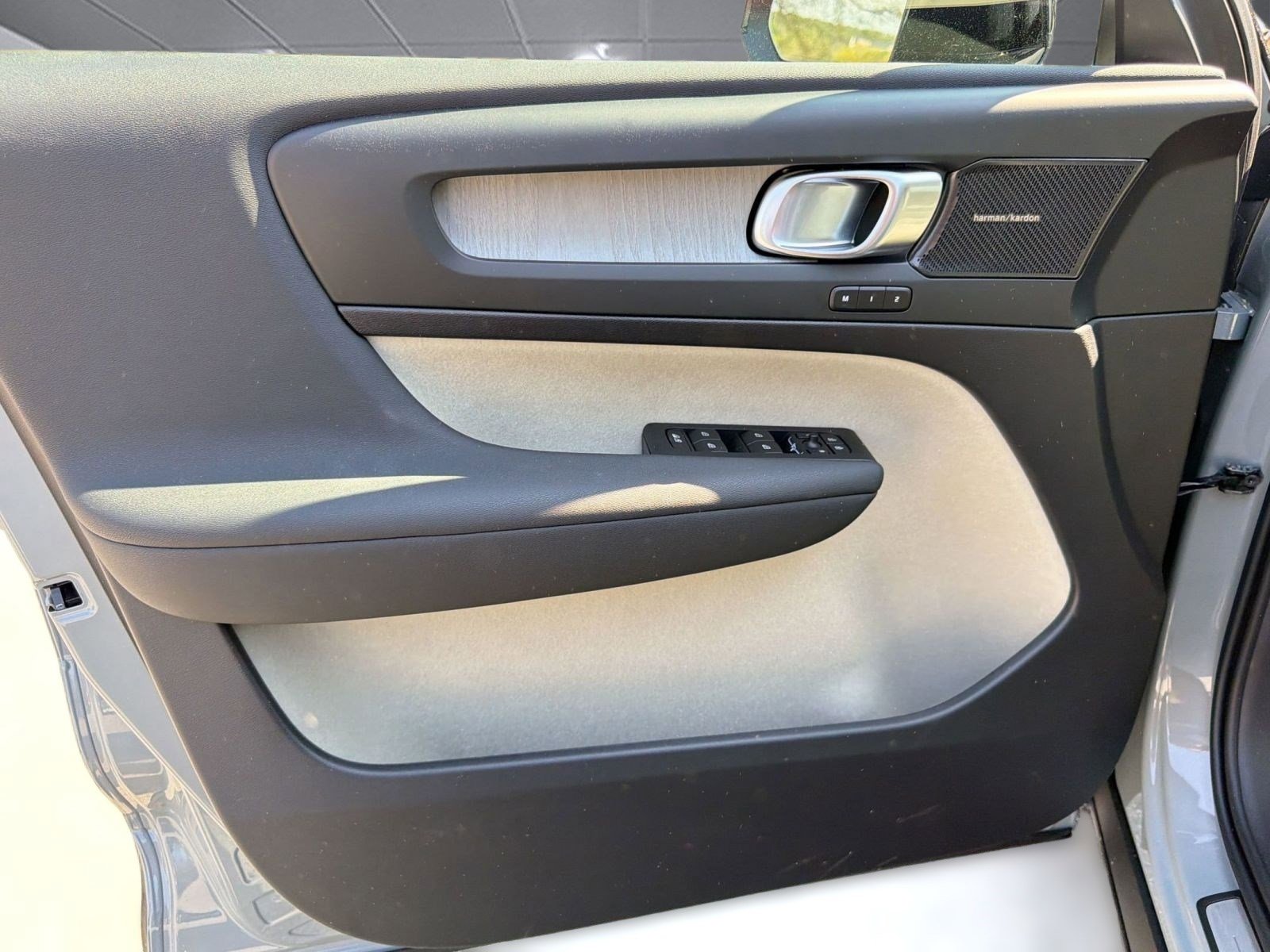 New 2026 Volvo XC40 B5 Ultra w/ Protection Package image 21