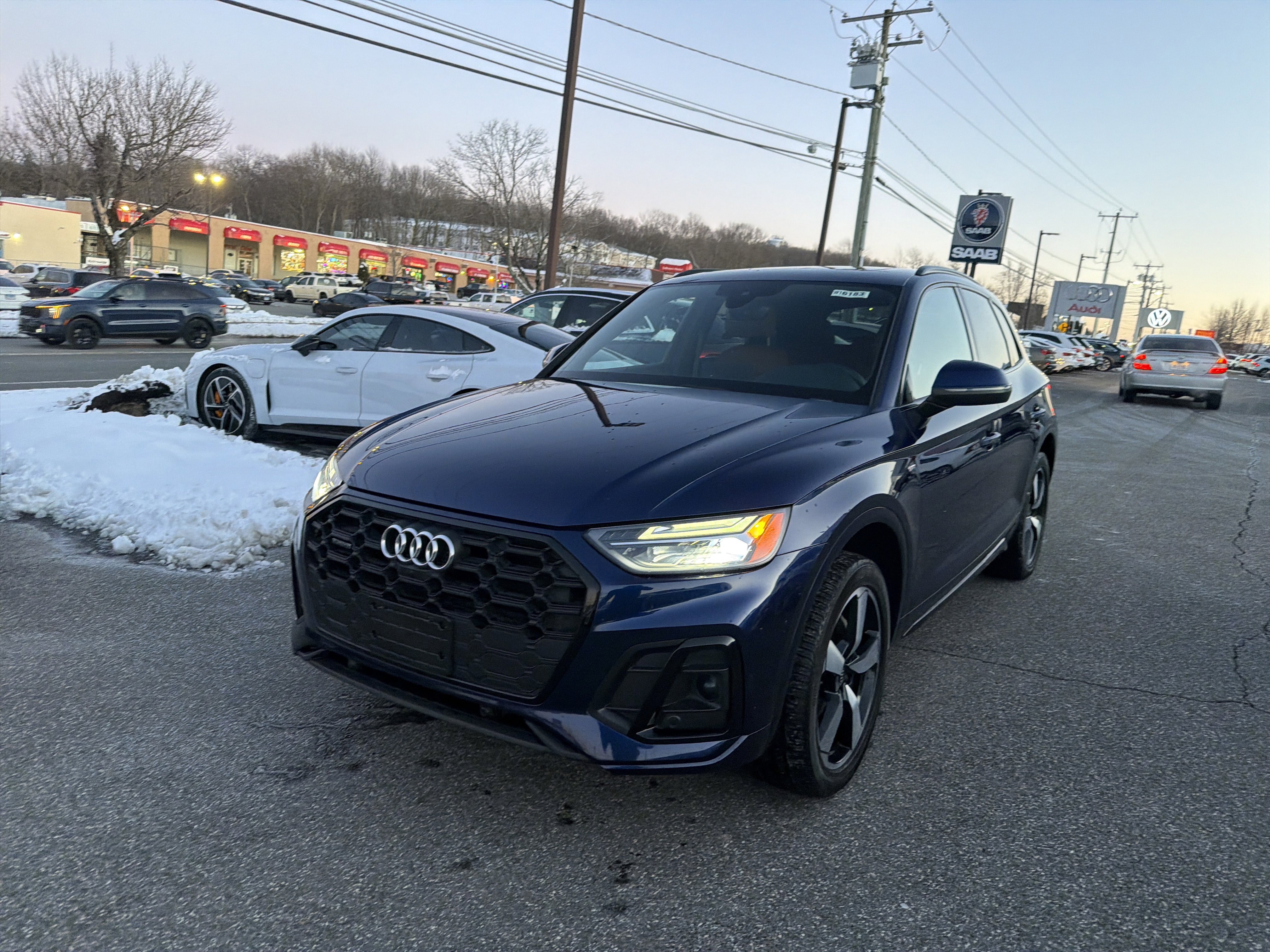 Certified 2022 Audi Q5 2.0T Premium Plus AWD/4WD image 3