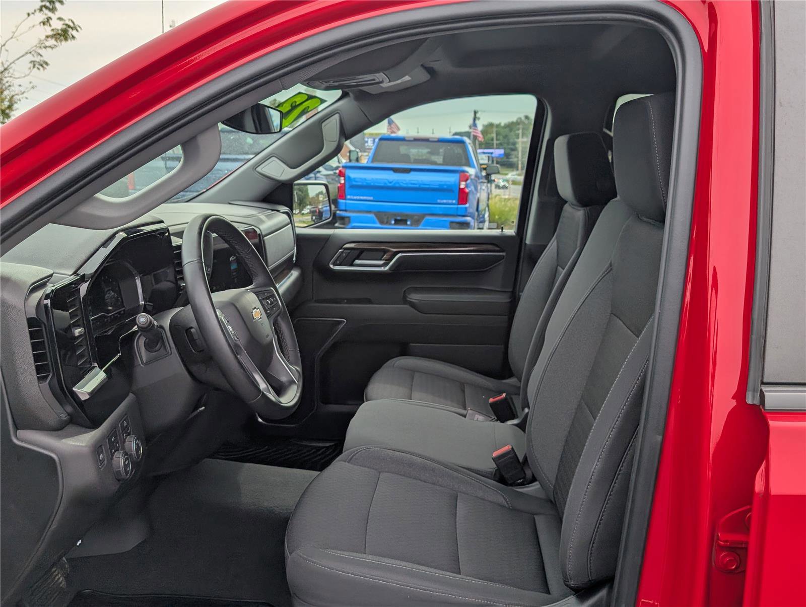 Used 2023 Chevrolet Silverado 1500 LT image 15