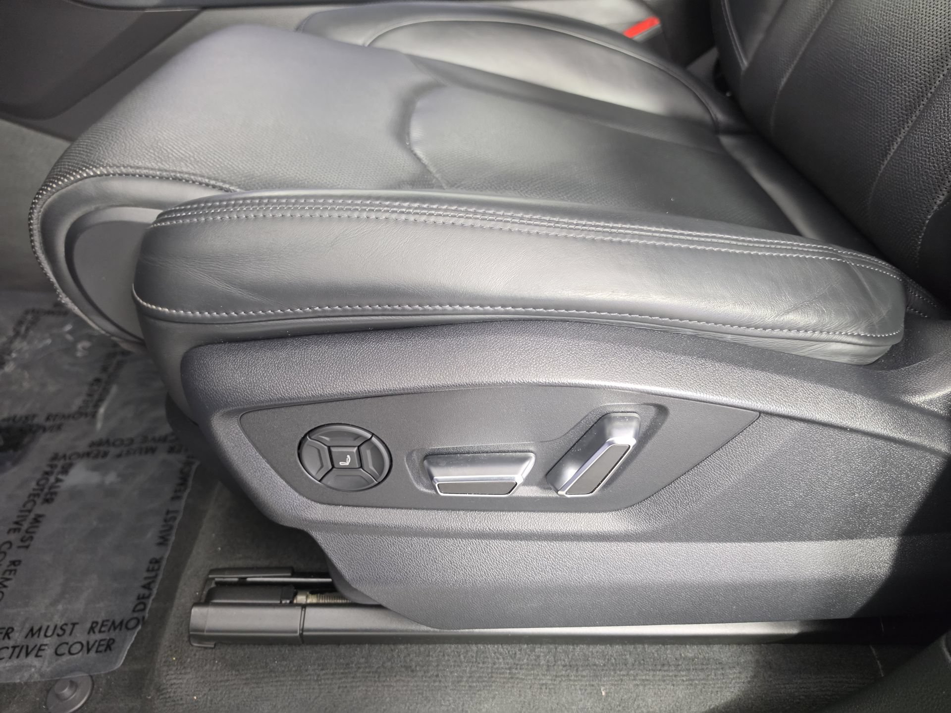 Used 2023 Audi Q8 Prestige AWD/4WD image 4
