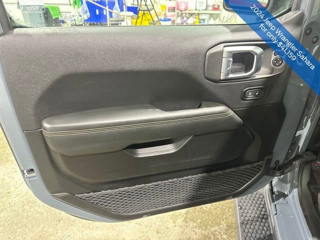 Used 2024 Jeep Wrangler Sahara w/ Technology Group image 14