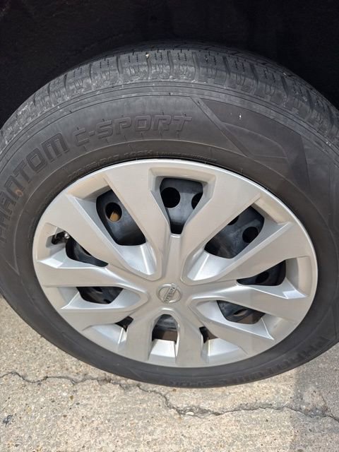 Used 2016 Nissan Rogue S FWD image 25