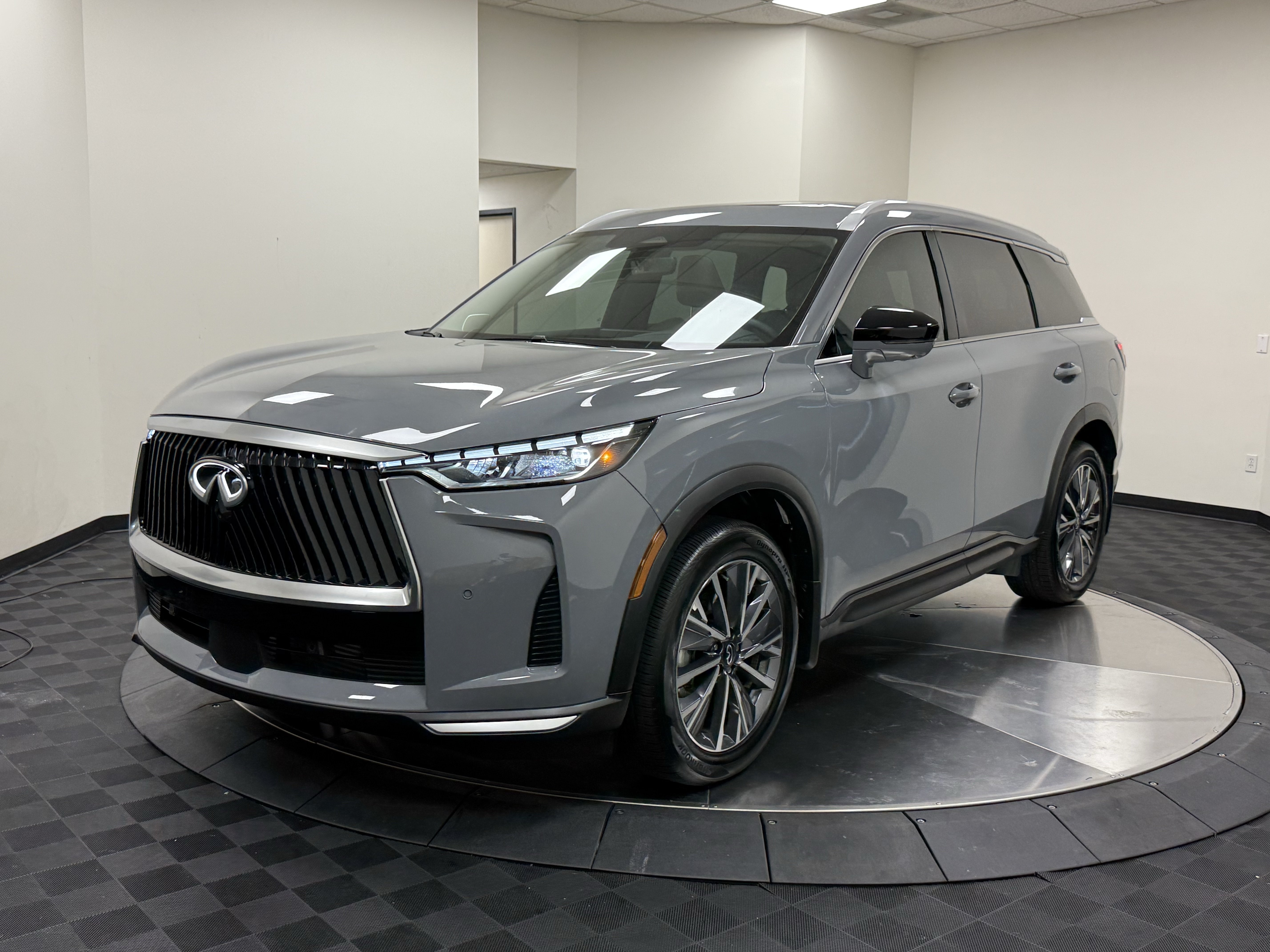 Certified 2027 INFINITI QX60 Luxe w/ Cargo Package FWD image 3