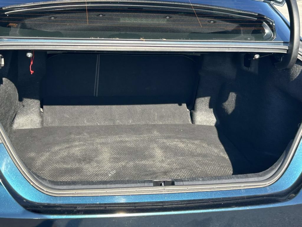 Used 2019 Toyota Camry SE w/ Convenience Package FWD image 12