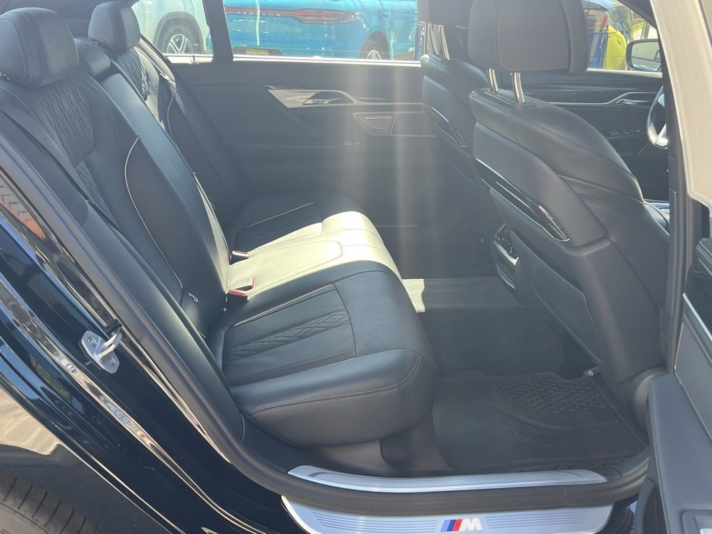 Used 2018 BMW 750i xDrive image 23
