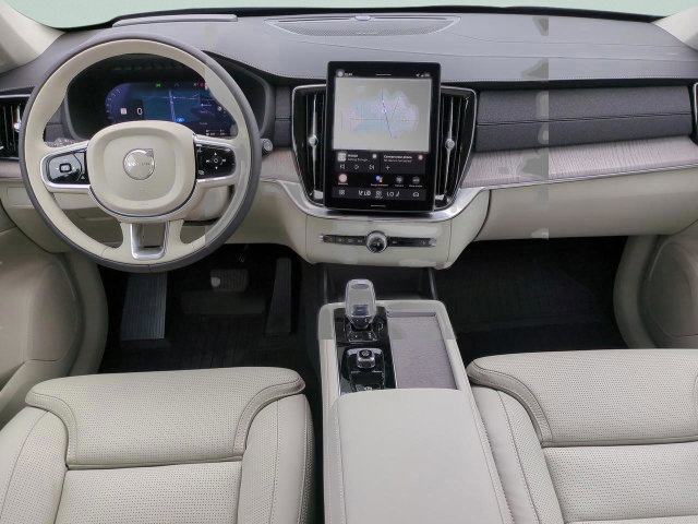 New 2026 Volvo XC90 T8 Ultra w/ Protection Package Premier AWD/4WD image 12
