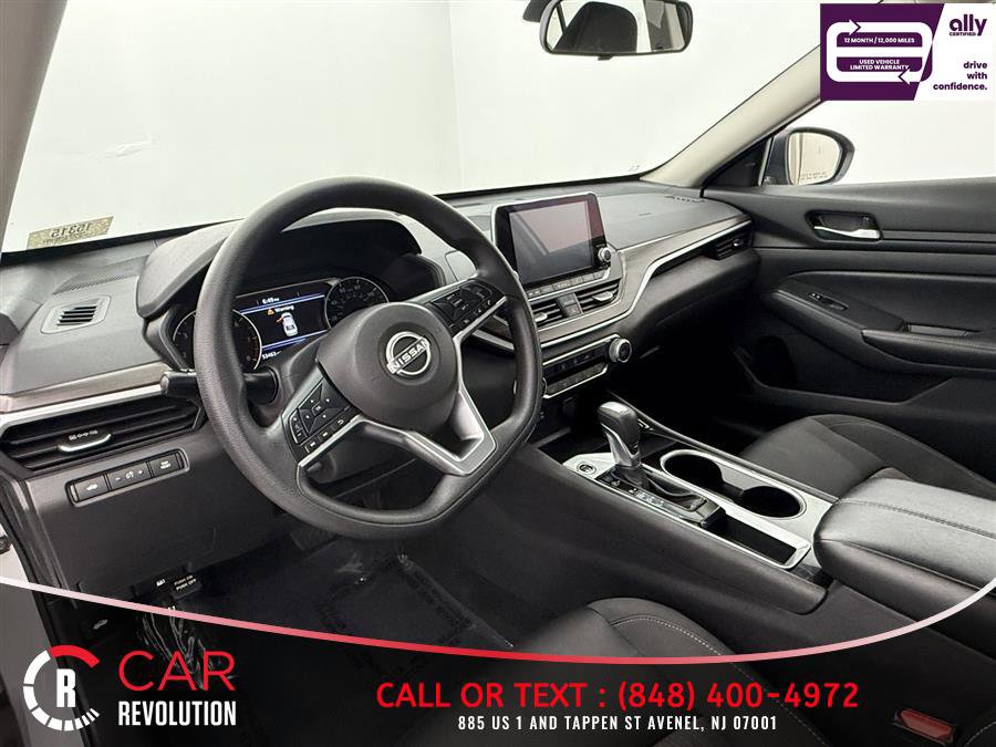 Used 2024 Nissan Altima 2.5 SV FWD image 15