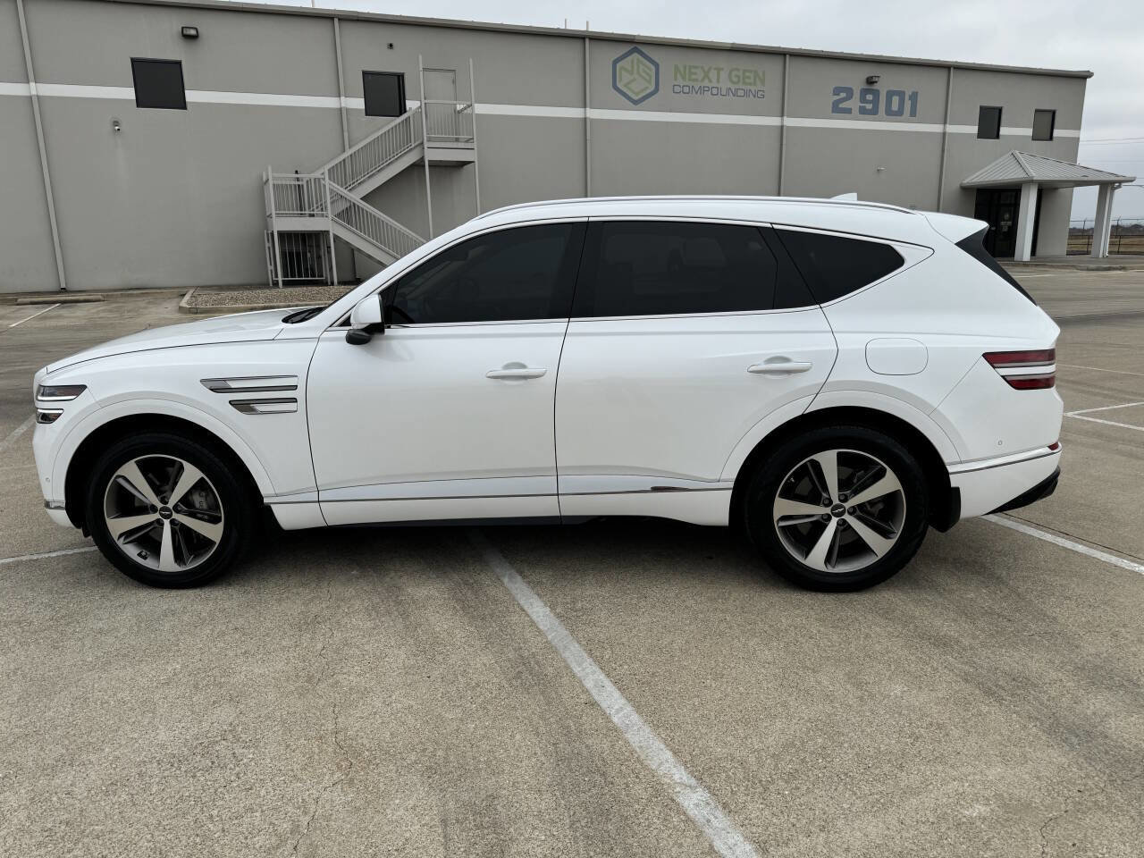 Used 2022 Genesis GV80 3.5T Advanced + image 8