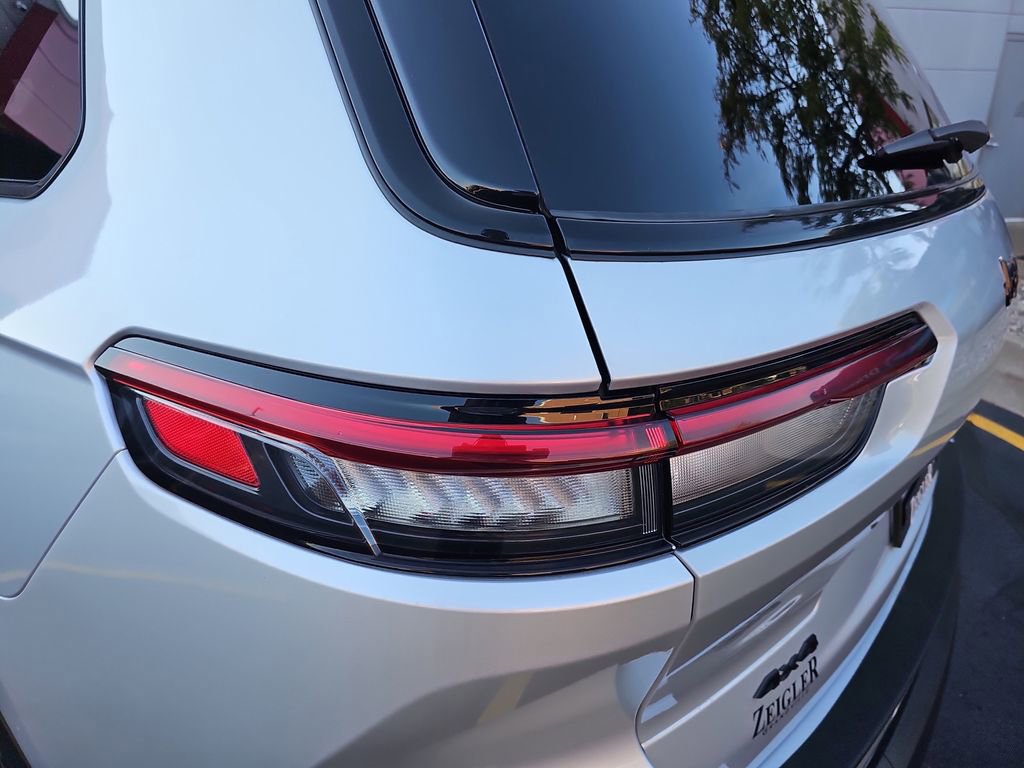 Certified 2023 Jeep Grand Cherokee L Laredo image 35