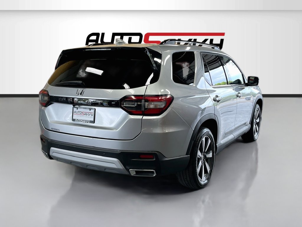 Used 2024 Honda Pilot Touring image 7