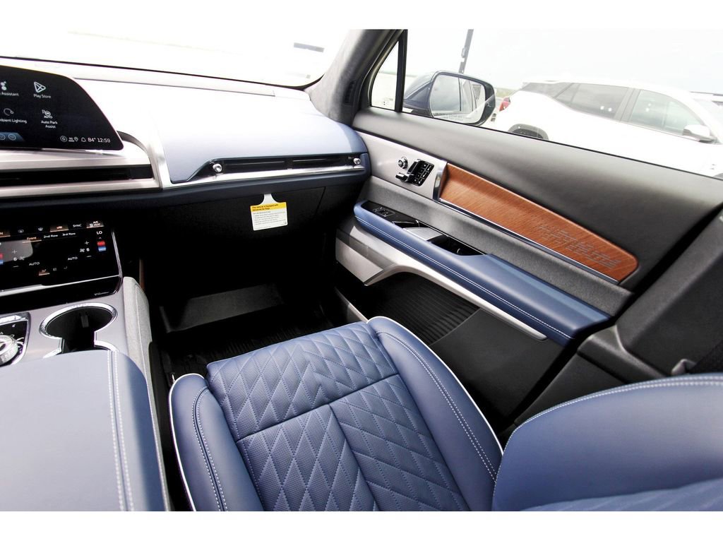 New 2026 Cadillac Vistiq Premium Luxury image 10