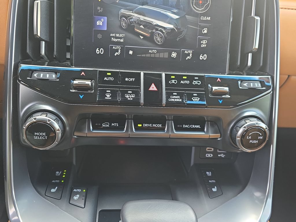 Certified 2024 Lexus LX 600 4WD w/ Appearance Package image 25