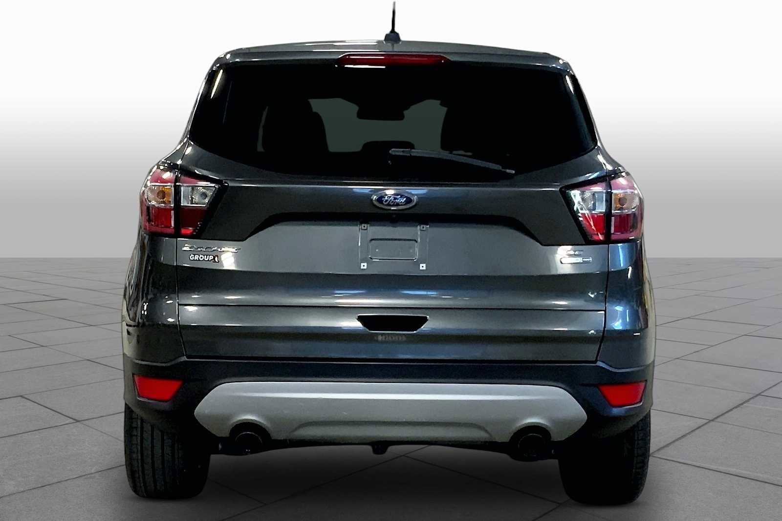 Used 2017 Ford Escape SE image 5