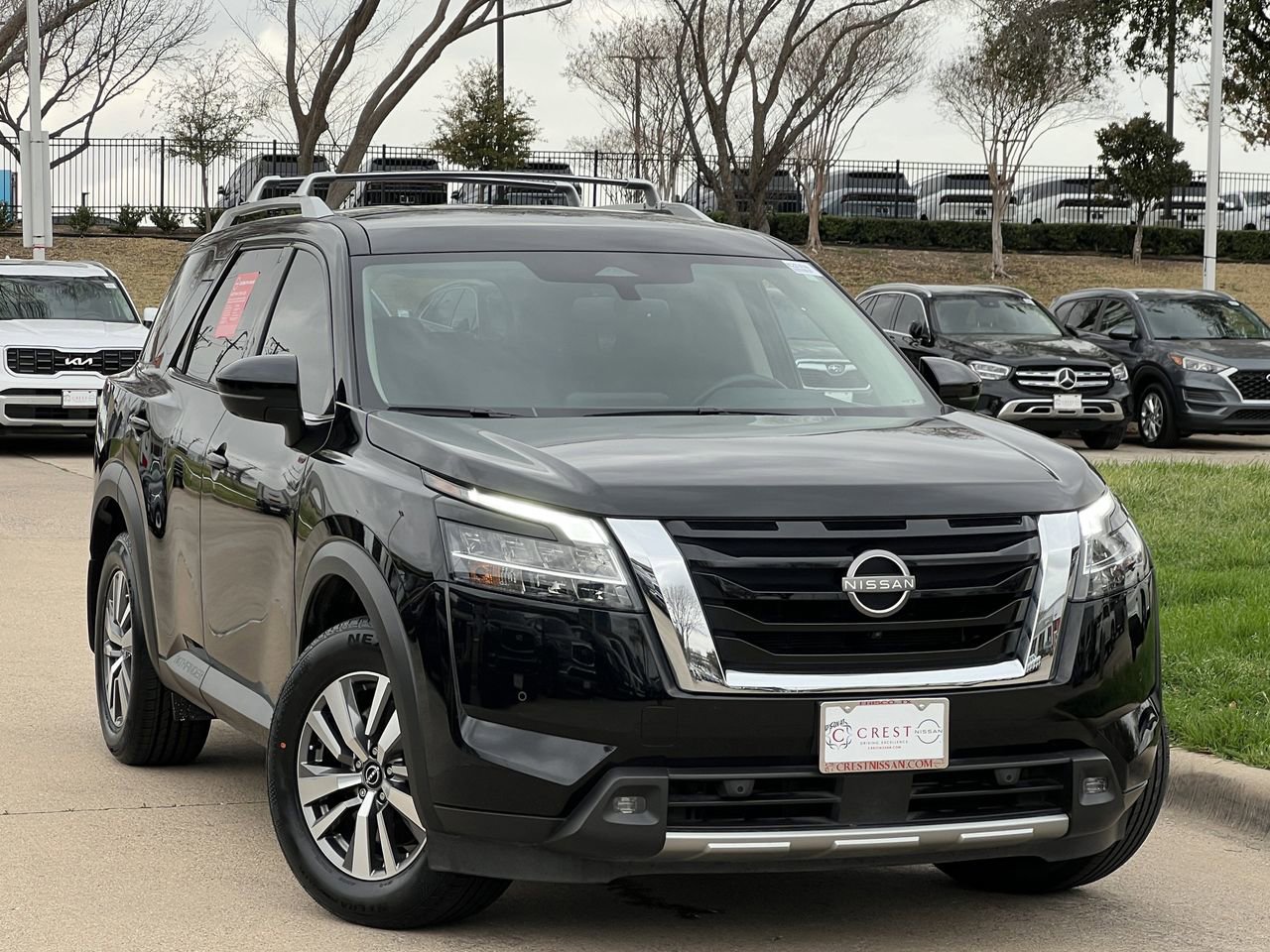 Certified 2022 Nissan Pathfinder SL image 2
