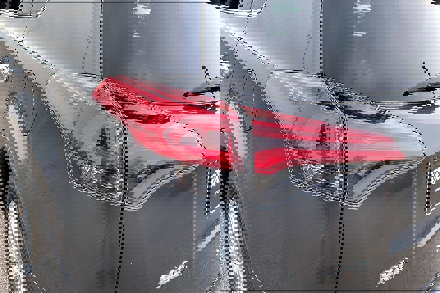 Used 2018 Toyota RAV4 Limited image 28