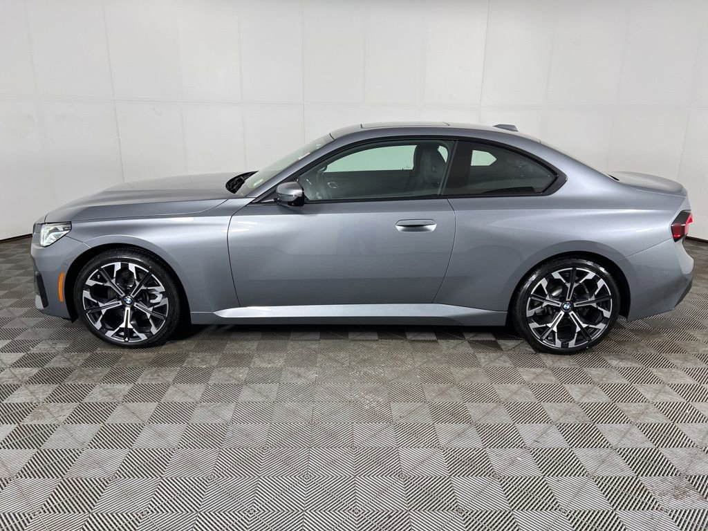Used 2025 BMW 230i xDrive Coupe w/ Premium Package image 10