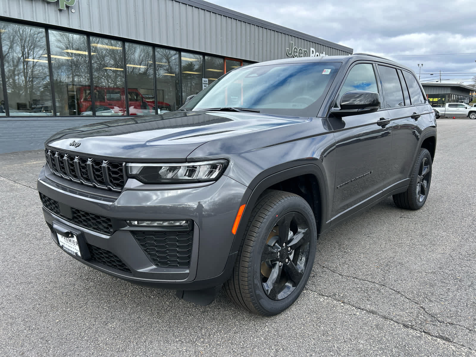 Used 2026 Jeep Grand Cherokee Limited w/ Limited Altitude Package AWD/4WD image 9