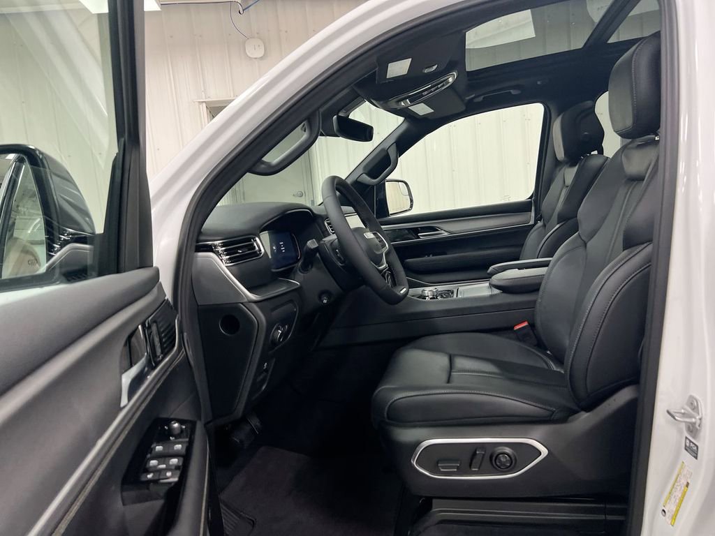 New 2026 Jeep Grand Wagoneer L Limited w/ Premium Group II image 21