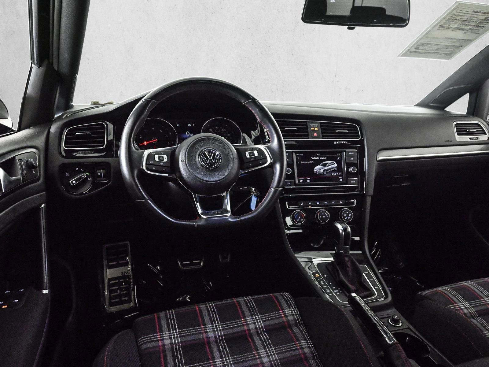 Used 2019 Volkswagen Golf 4-Door FWD image 18