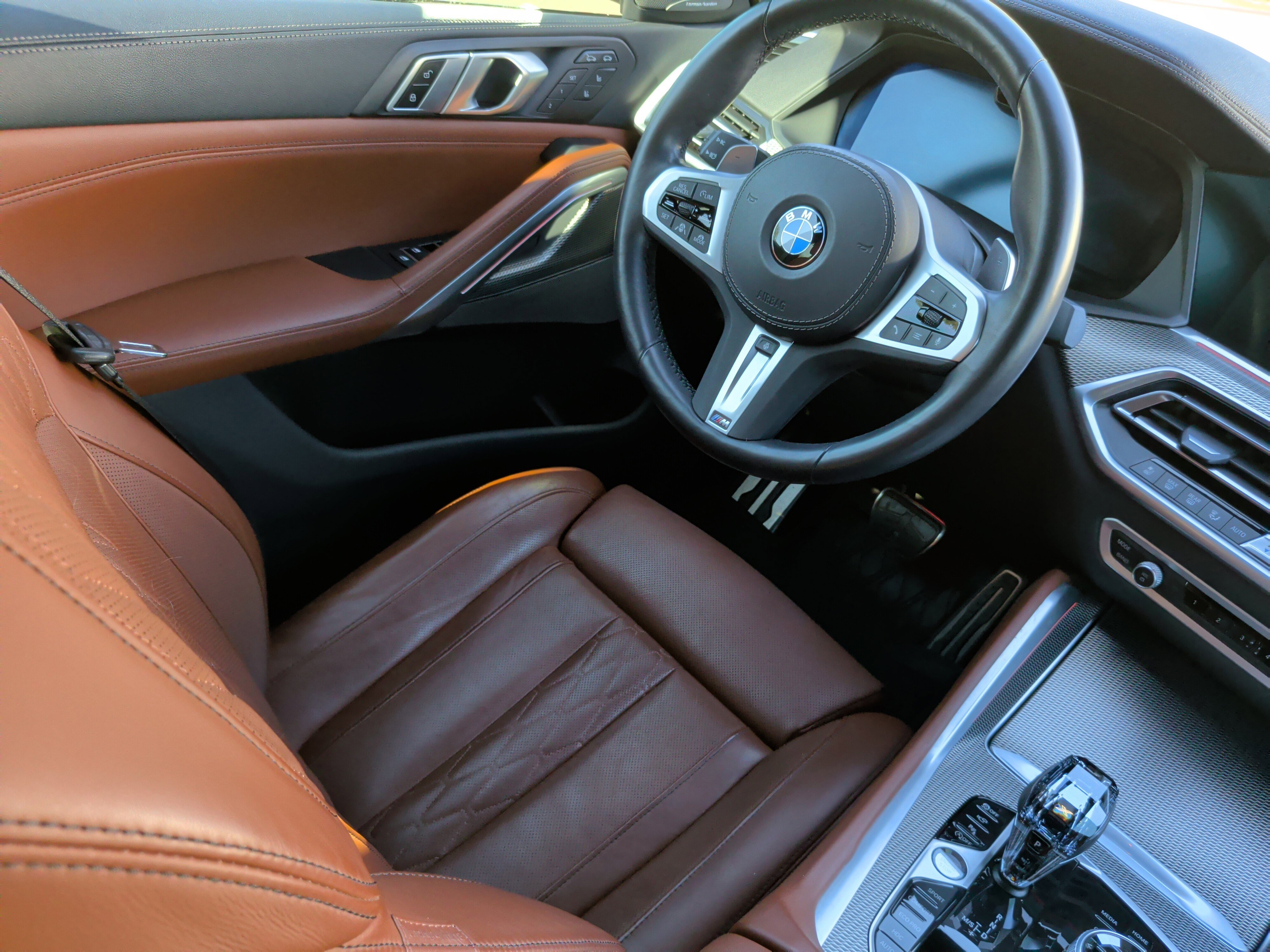 Certified 2023 BMW X6 M50i w/ Executive Package image 33