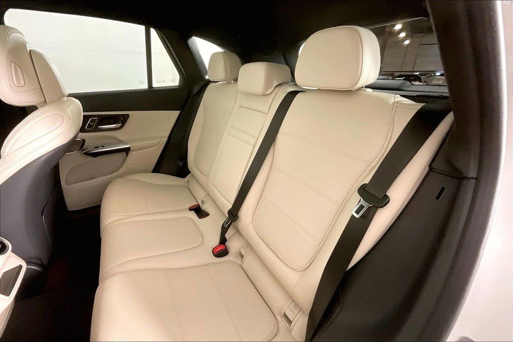 Used 2026 Mercedes-Benz GLC 300 4MATIC image 10