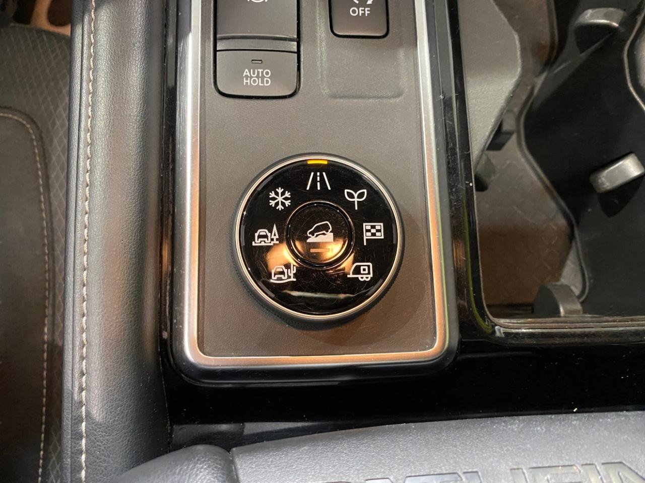 Used 2022 Nissan Pathfinder SV w/ SV Premium Package image 17