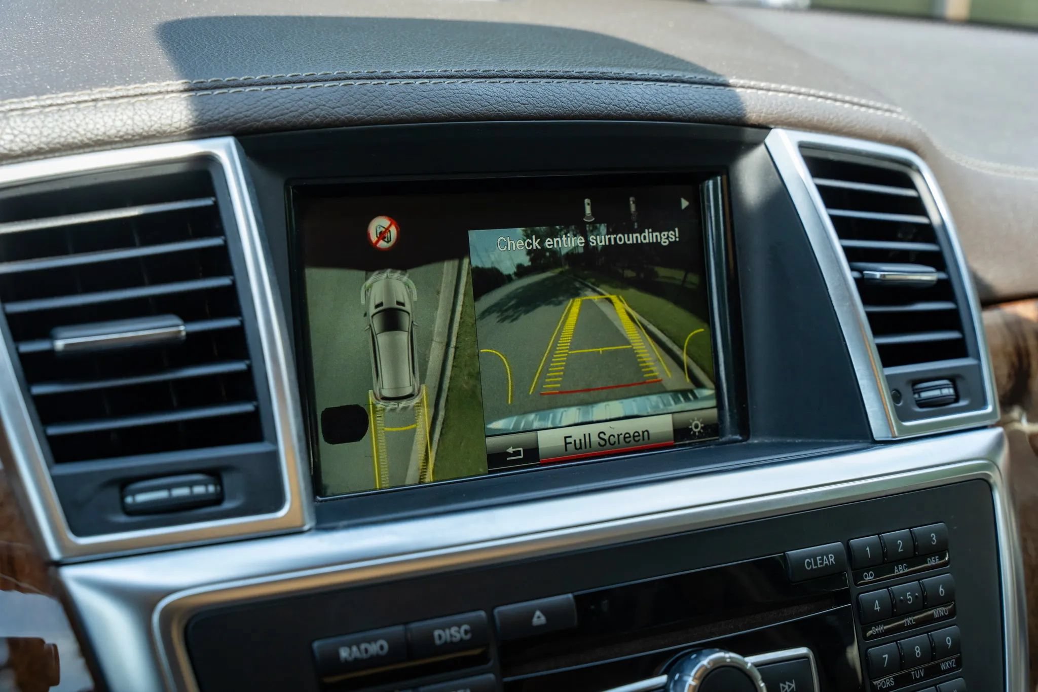 Used 2015 Mercedes-Benz ML 400 4MATIC w/ Lighting Package image 22