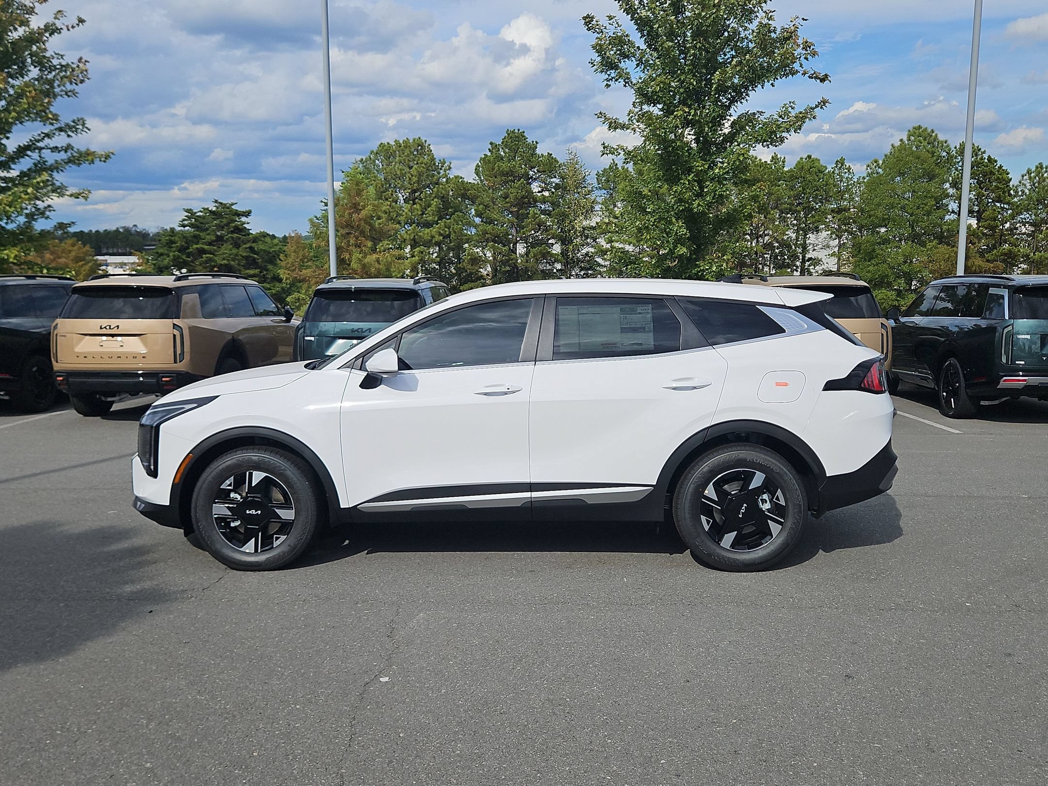 New 2026 Kia Sportage LX FWD image 4