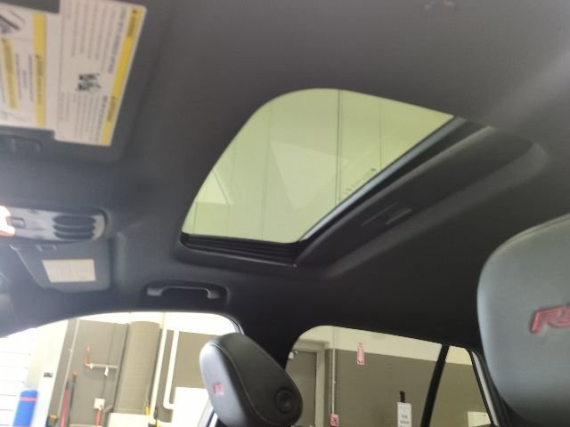 Used 2024 Chevrolet Trax RS w/ Sunroof Package image 15