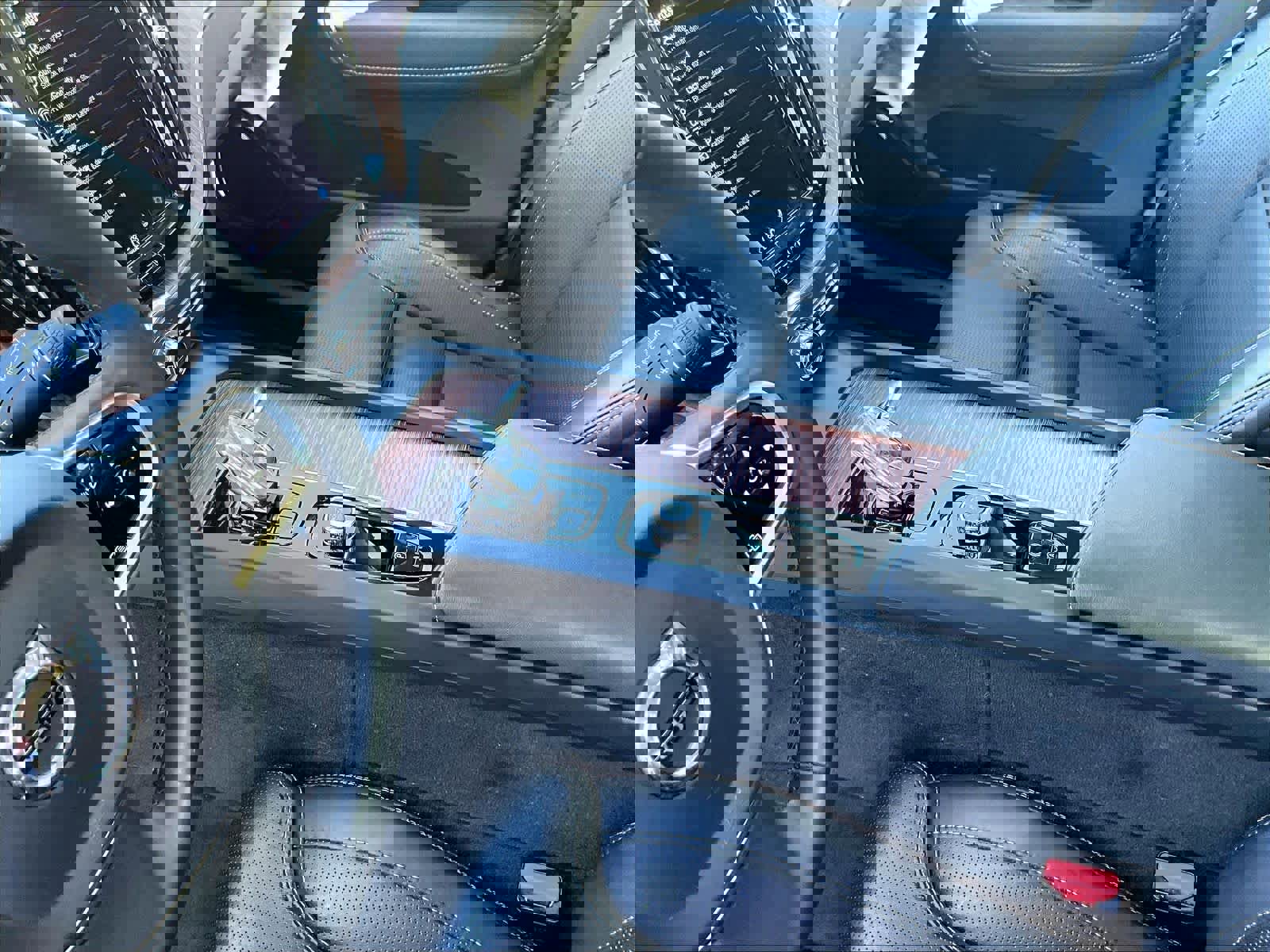 Used 2023 Volvo XC60 T8 Ultimate AWD/4WD image 19