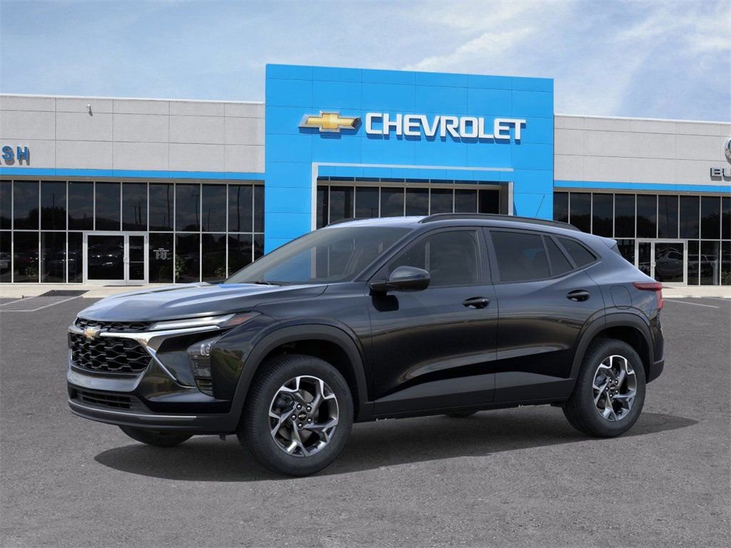 New 2026 Chevrolet Trax LT w/ Driver Confidence Package image 2