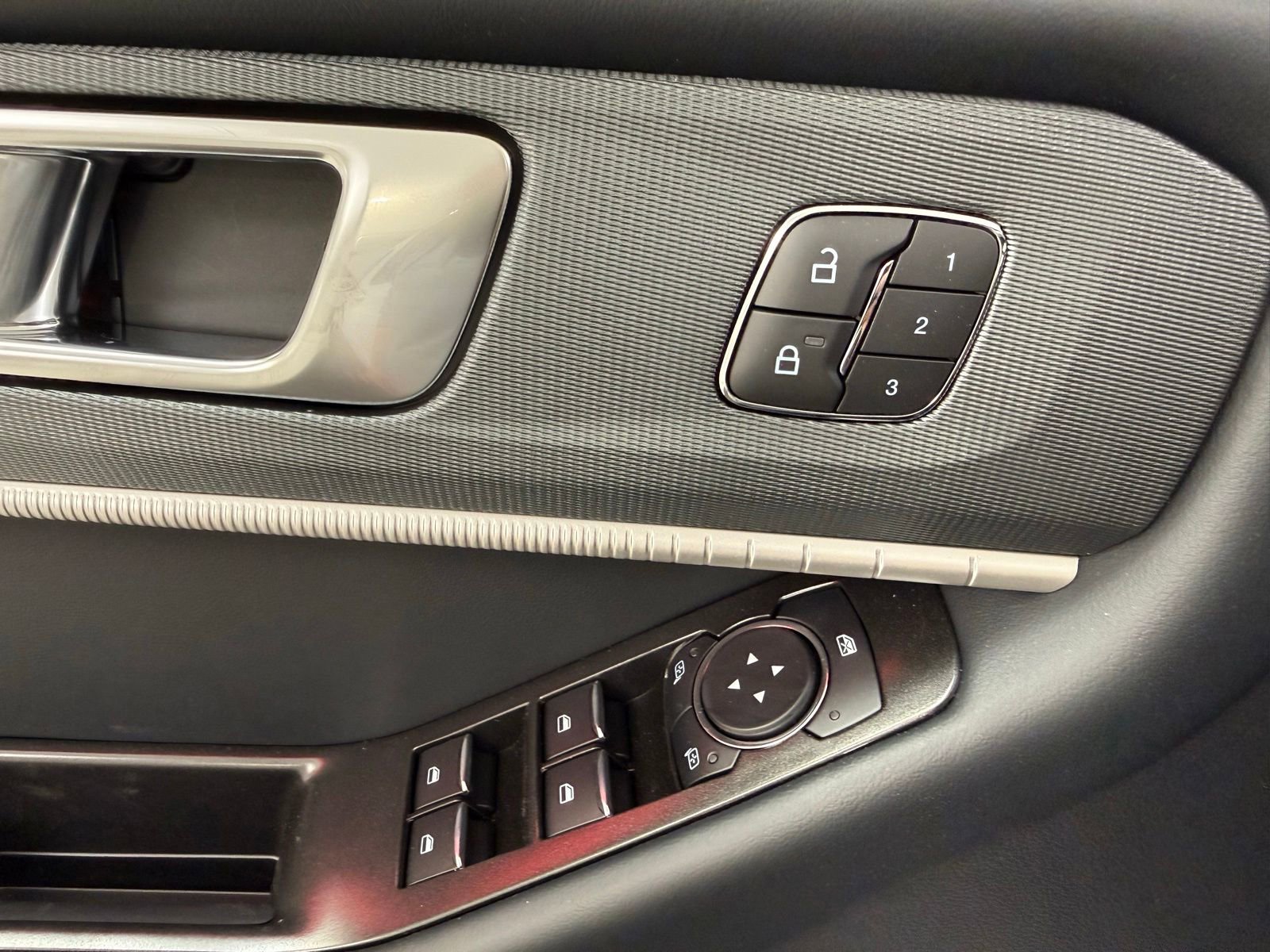 New 2026 Ford Explorer ST-Line AWD/4WD image 14