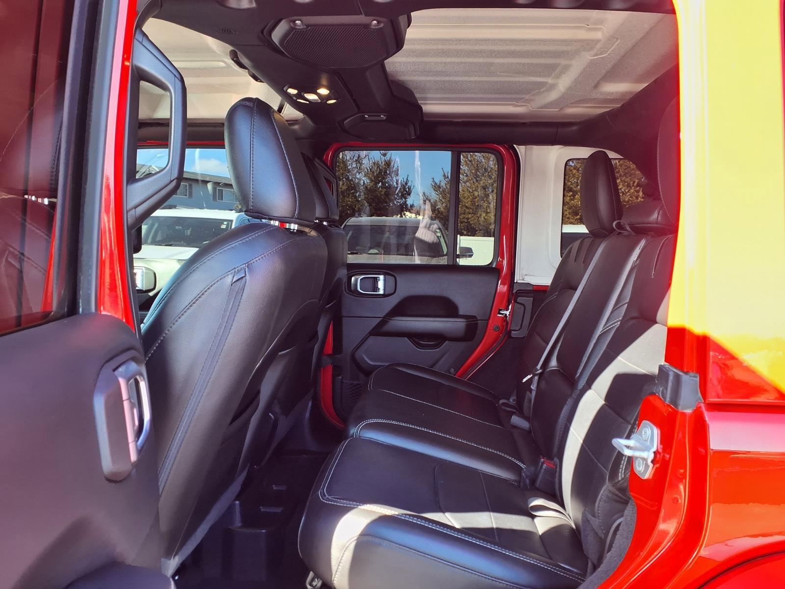 Used 2023 Jeep Wrangler Unlimited Sahara image 23