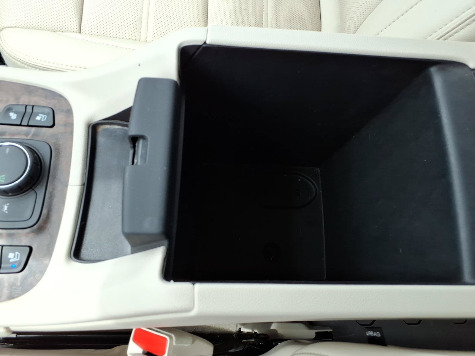Used 2021 GMC Acadia Denali w/ Denali Technology Package FWD image 17