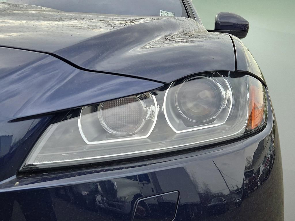 Used 2017 Jaguar F-PACE Premium image 9