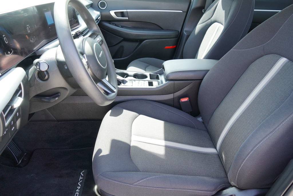 Used 2025 Hyundai Sonata SE FWD image 18
