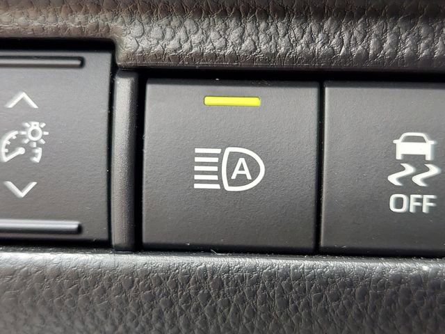 Used 2024 Toyota Venza LE AWD/4WD image 33