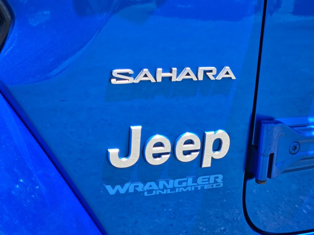 Used 2021 Jeep Wrangler Unlimited Sahara w/ Cold Weather Group AWD/4WD image 10