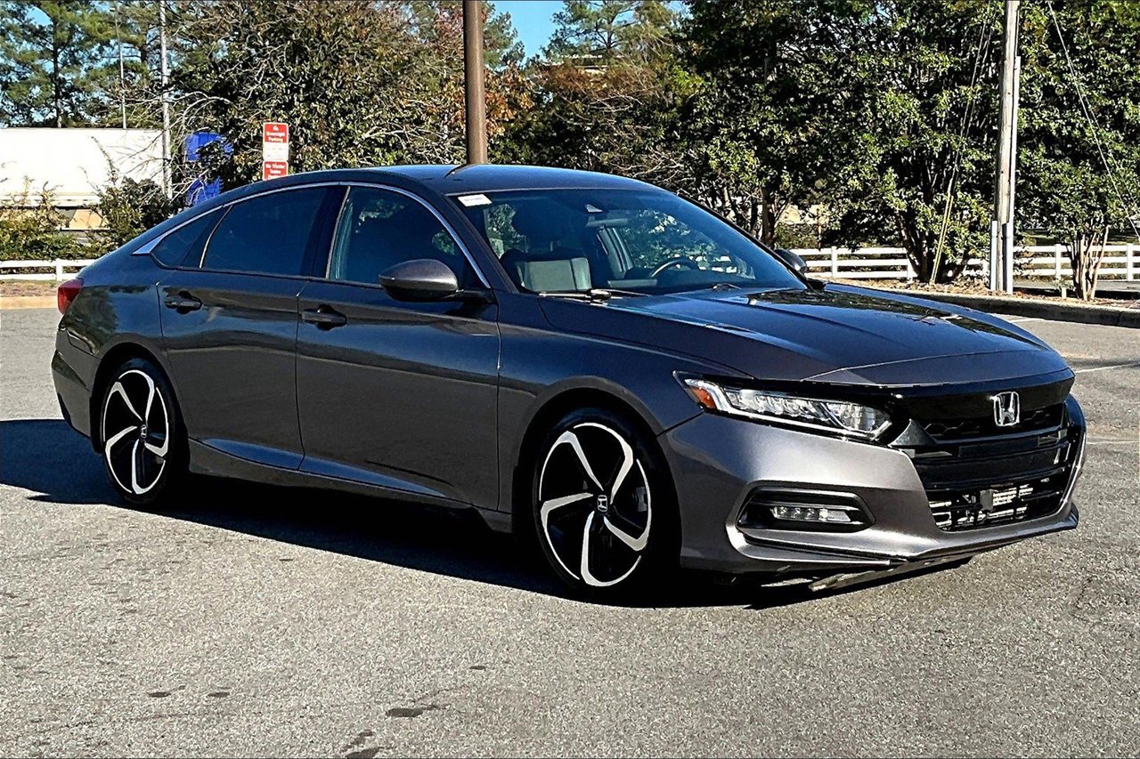 Used 2018 Honda Accord Sport image 2